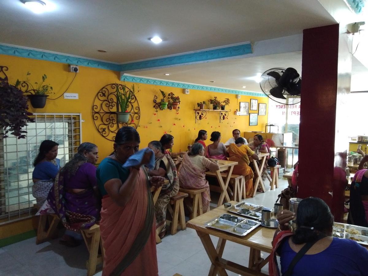 Minerva Residency Hotel Bangalore Buitenkant foto