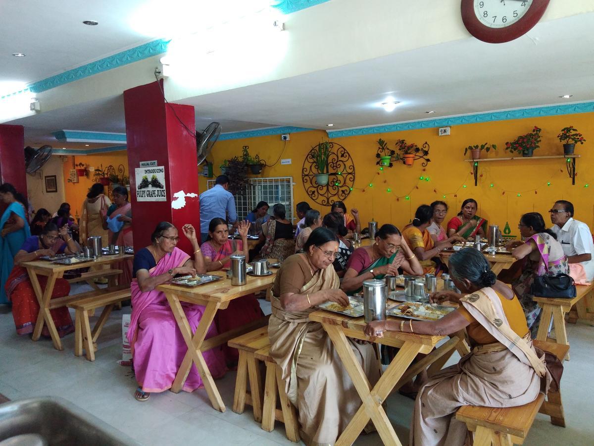 Minerva Residency Hotel Bangalore Buitenkant foto