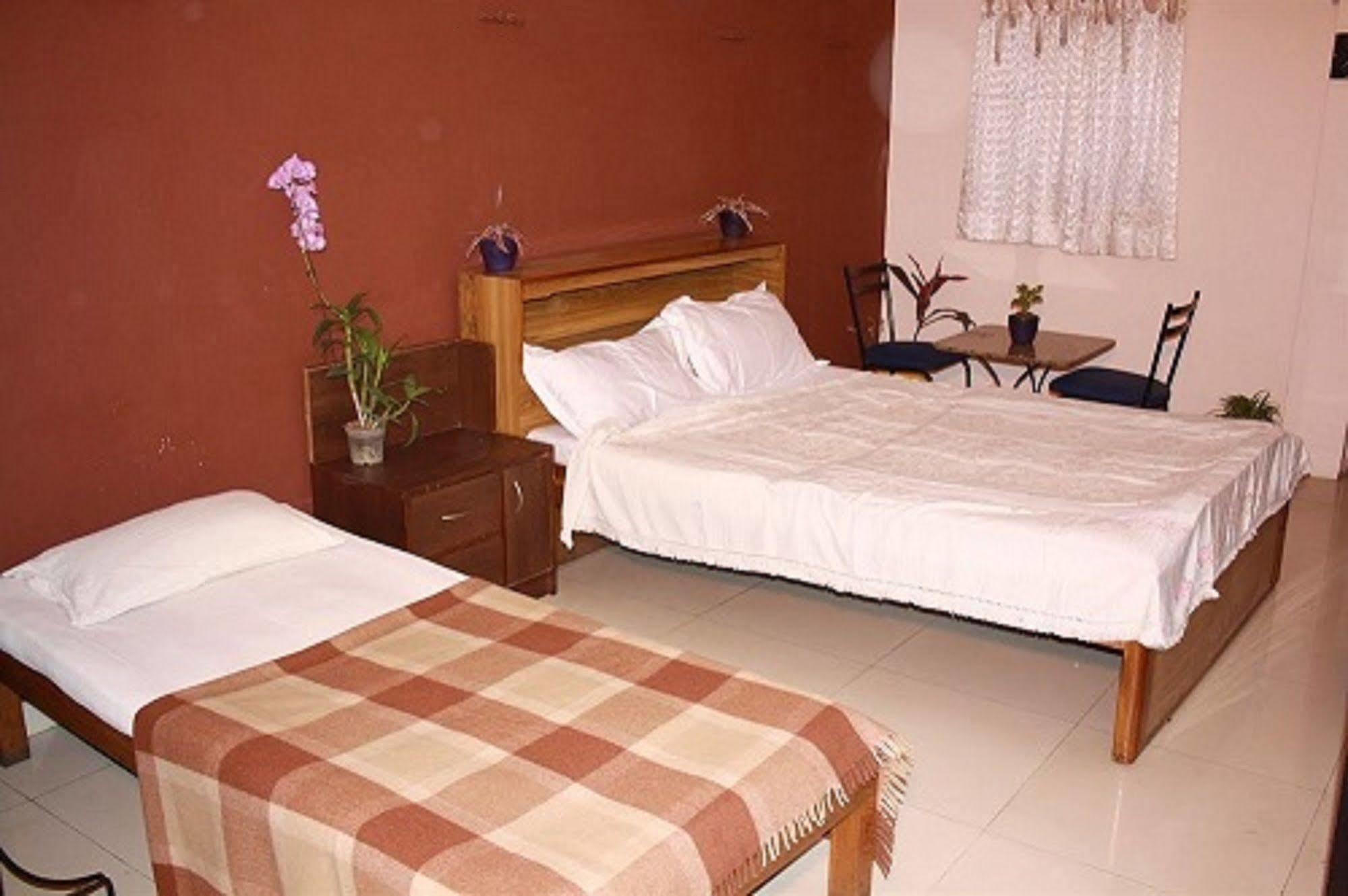 Minerva Residency Hotel Bangalore Buitenkant foto